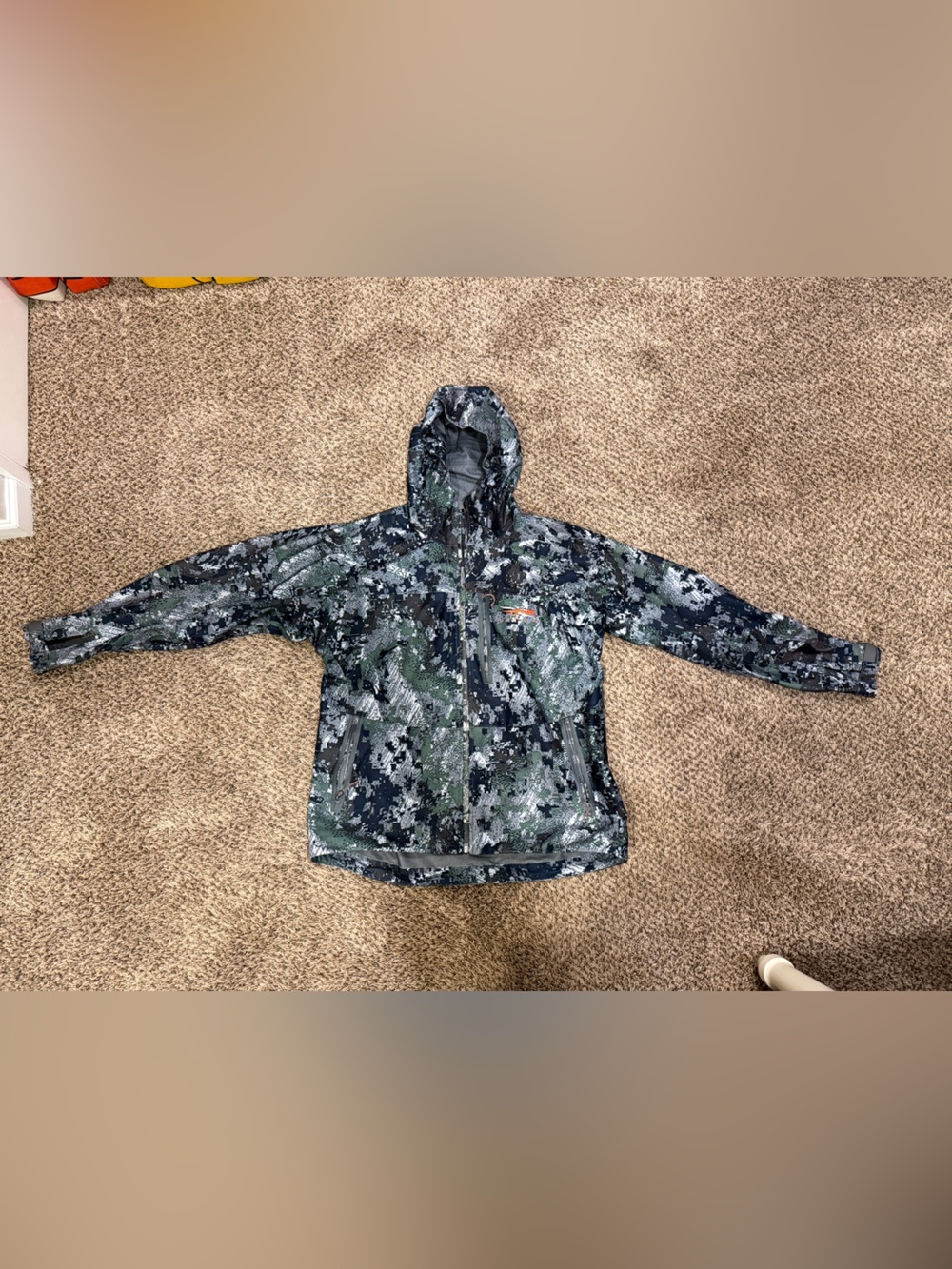 Men's Sitka Downpour Gore-tex Jacket (Discontinued Pattern- Forrest)